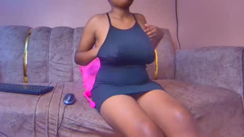 Snapshot of sexyyred_ chatting on December 9, 2024, 9:37 pm sexyyred_ online show from December 9, 2024, 9:37 pm