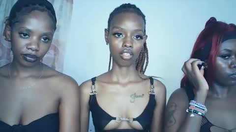 sexyzuriel online show from February 26, 2026, 10:47 am