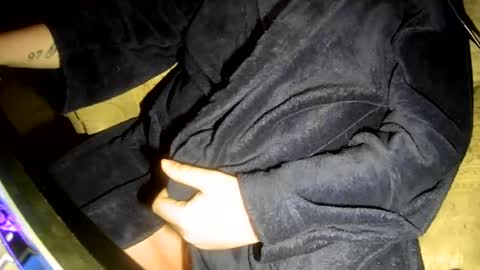 no face online show from November 11, 2025, 9:09 am