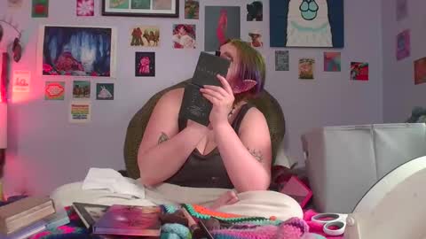 Snapshot of sglily111 chatting on February 5, 2026, 7:40 pm sglily111 online show from February 5, 2026, 7:40 pm