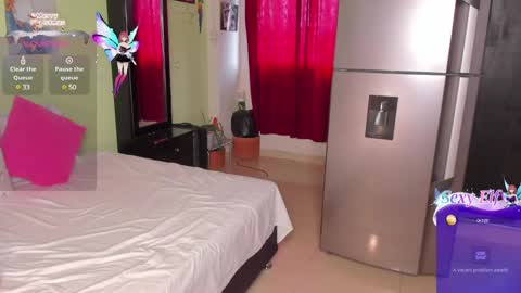 Snapshot of shaddaysmith chatting on December 16, 2024, 2:05 pm Shaday online show from December 16, 2024, 2:05 pm