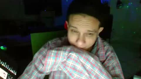 Snapshot of shades455 chatting on March 27, 2026, 5:46 am shades455 online show from March 27, 2026, 5:46 am