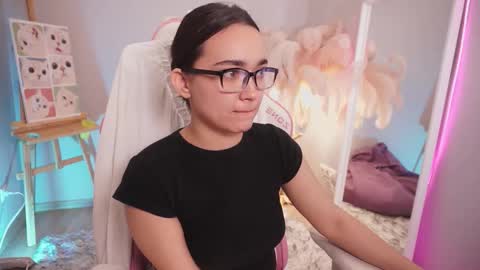 Snapshot of shadowlotus_ chatting on October 30, 2025, 6:48 am Lily  online show from October 30, 2025, 6:48 am