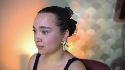 Lily  online show from December 19, 2025, 2:24 pm