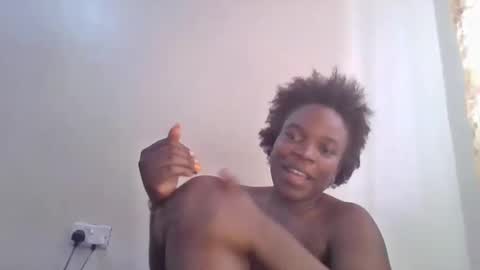 Snapshot of shadowsweet34 chatting on February 28, 2025, 3:04 pm val online show from February 28, 2025, 3:04 pm