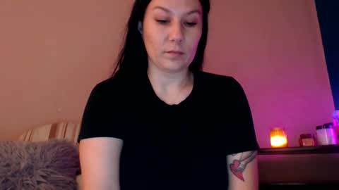 Mila online show from October 29, 2025, 6:37 am