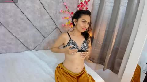 Snapshot of shaliny_ chatting on April 13, 2026, 7:19 pm Shanily online show from April 13, 2026, 7:19 pm