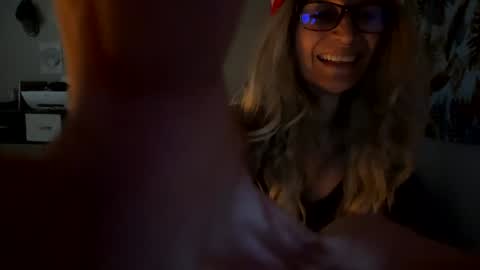 Snapshot of shamanwoman chatting on December 24, 2024, 12:55 pm Shaman Woman online show from December 24, 2024, 12:55 pm