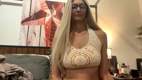 Shaman Woman online show from November 7, 2025, 5:07 am