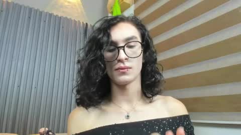 Snapshot of shammy_rosse chatting on May 16, 2026, 7:34 pm shammy_rosse online show from May 16, 2026, 7:34 pm