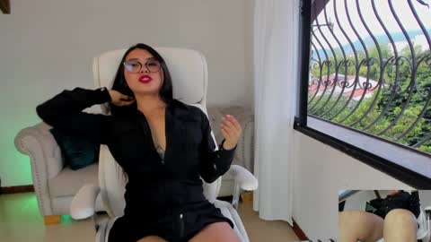 Snapshot of shanabellucy chatting on December 5, 2024, 10:12 pm onlyfans shanabellucy online show from December 5, 2024, 10:12 pm