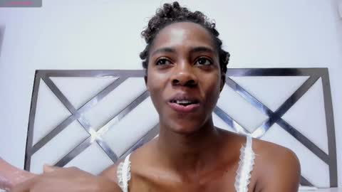 shanelle7 online show from November 18, 2025, 5:17 pm