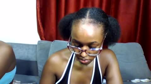 shania_sleigh online show from April 13, 2026, 2:33 pm