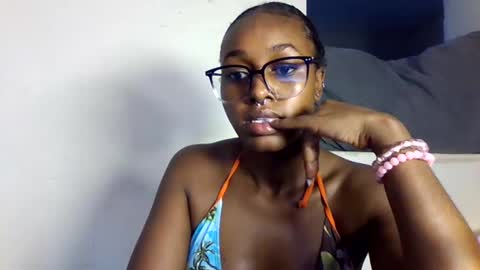 shania_sleigh online show from April 18, 2026, 2:32 pm