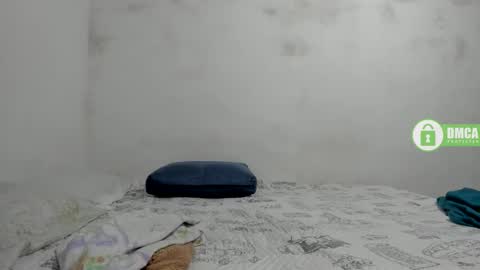 Danna online show from December 1, 2025, 8:36 pm