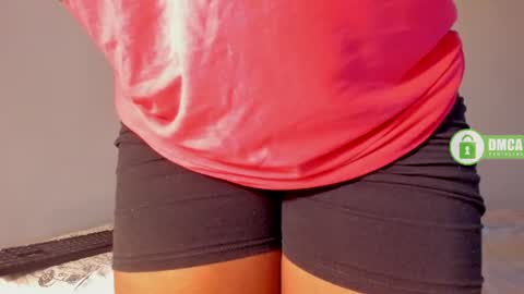 Snapshot of shaniblack chatting on July 15, 2026, 11:32 pm Danna online show from July 15, 2026, 11:32 pm