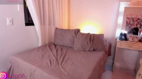 Snapshot of shannol_ryan chatting on March 20, 2026, 1:21 am Shannol online show from March 20, 2026, 1:21 am