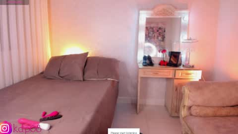 Snapshot of shannol_ryan chatting on April 14, 2026, 1:44 am Shannol online show from April 14, 2026, 1:44 am