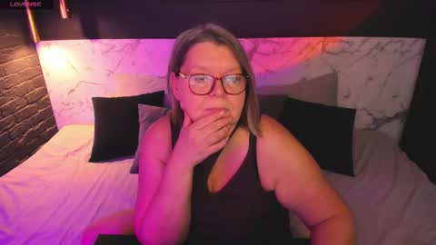 Shannon online show from November 3, 2025, 1:01 pm