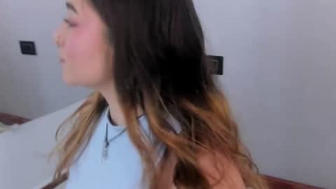 Shanntal  online show from September 24, 2025, 8:01 pm