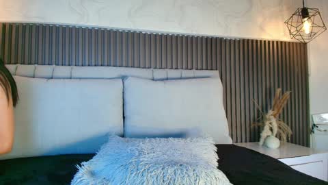 SHANON online show from April 10, 2026, 8:24 pm