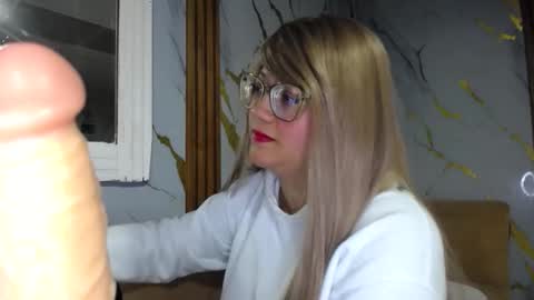 Snapshot of shantal520827 chatting on February 12, 2026, 3:34 am shantal online show from February 12, 2026, 3:34 am