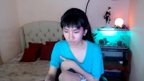 SHANTA FOX  s online show from March 6, 2025, 5:24 am