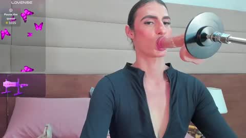  Shantall  online show from October 4, 2025, 3:37 am