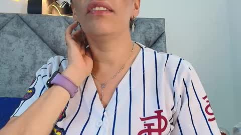 shantey online show from November 22, 2025, 1:43 pm