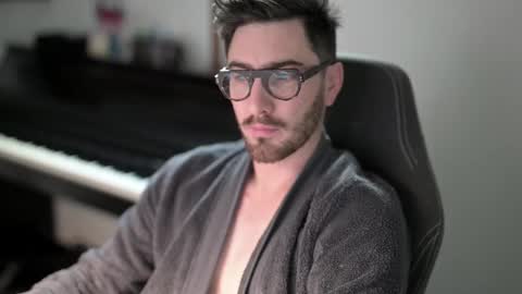 frenchy boy online show from November 9, 2025, 7:50 am