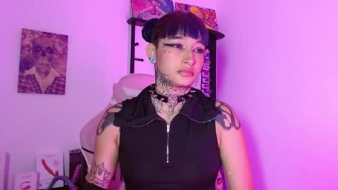 sharaross1 online show from March 22, 2026, 4:38 am