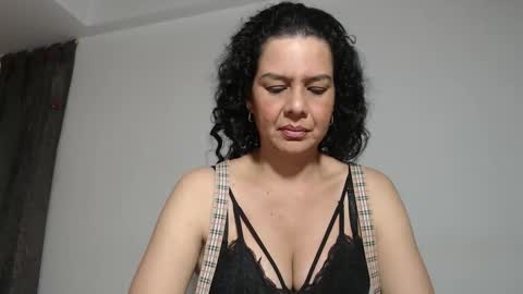 sharickleon11 online show from November 7, 2025, 1:05 am