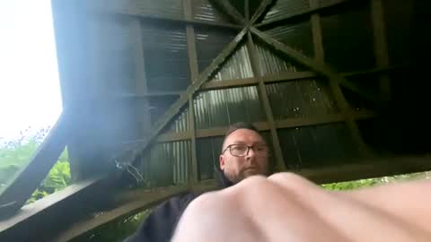 Snapshot of sharksboy16 chatting on December 30, 2024, 3:46 pm Sharksboy online show from December 30, 2024, 3:46 pm