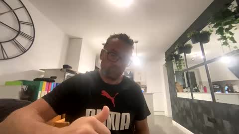 Sharksboy online show from March 1, 2026, 6:04 am