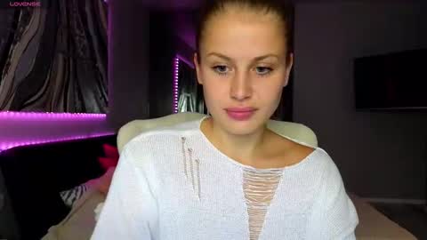 Sharleen online show from October 24, 2025, 2:02 pm