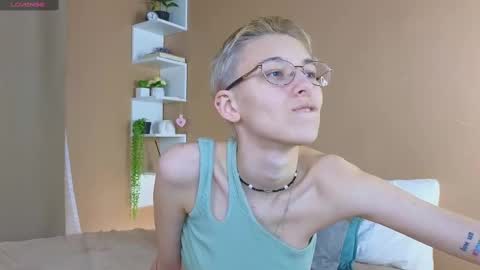 Snapshot of sharli_rose chatting on February 20, 2025, 3:30 pm Sharli online show from February 20, 2025, 3:30 pm