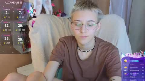 Snapshot of sharli_rose chatting on February 23, 2025, 6:23 pm Sharli online show from February 23, 2025, 6:23 pm