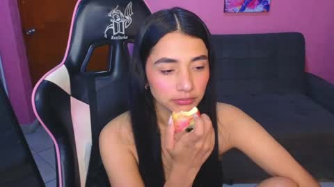 Pamela online show from April 22, 2026, 3:20 am