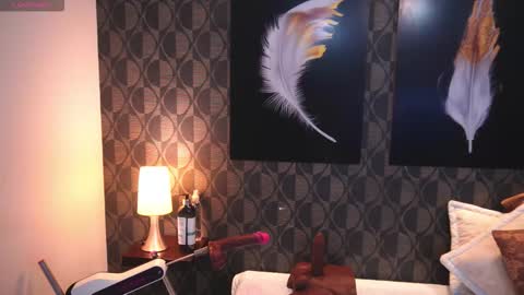 Sharom  online show from November 28, 2025, 4:42 pm