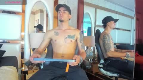 Sharon  Tyga online show from December 21, 2025, 6:15 pm