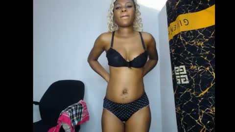 Snapshot of sharonlove8 chatting on July 7, 2026, 7:23 am sharon online show from July 7, 2026, 7:23 am
