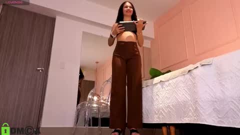 Snapshot of sharonn___ chatting on February 3, 2026, 4:10 am Sharon online show from February 3, 2026, 4:10 am