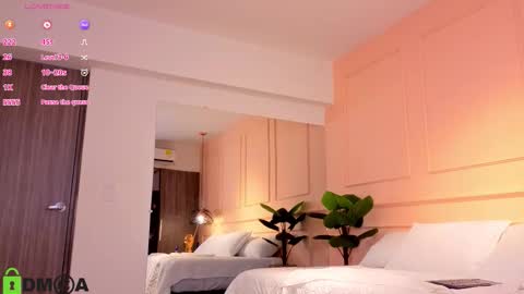 Snapshot of sharonn___ chatting on February 13, 2026, 4:08 am Sharon online show from February 13, 2026, 4:08 am