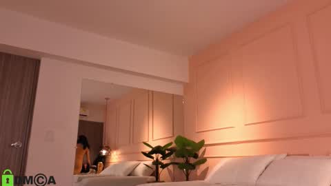 Snapshot of sharonn___ chatting on February 27, 2026, 4:12 am Sharon online show from February 27, 2026, 4:12 am