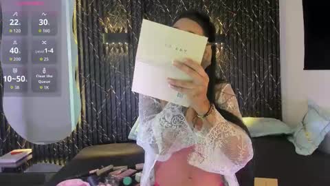 SHARON TAYLOR online show from October 27, 2025, 8:46 pm