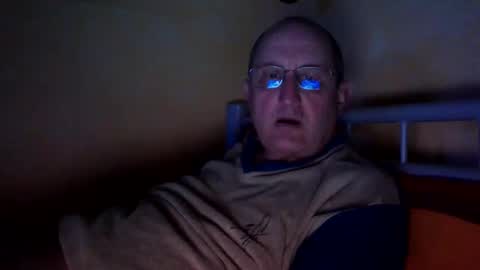 Snapshot of sharpshoder chatting on March 8, 2025, 9:40 pm Peter online show from March 8, 2025, 9:40 pm