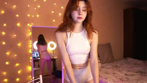 Snapshot of shawty_girl_ chatting on February 5, 2025, 4:03 pm Sonya online show from February 5, 2025, 4:03 pm