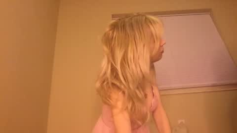 Snapshot of shay_montgomery chatting on December 23, 2024, 1:18 am Shay Montgomery online show from December 23, 2024, 1:18 am