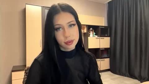 Snapshot of shaynikim chatting on November 16, 2025, 8:20 am Dana online show from November 16, 2025, 8:20 am