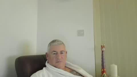 she52 online show from December 20, 2025, 6:26 pm